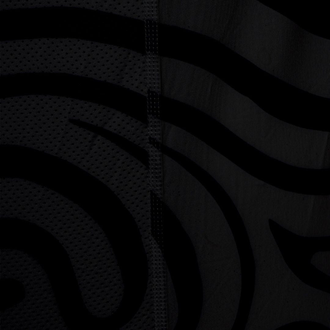 Polera Tilki Full Print Pro Lehinde Negra